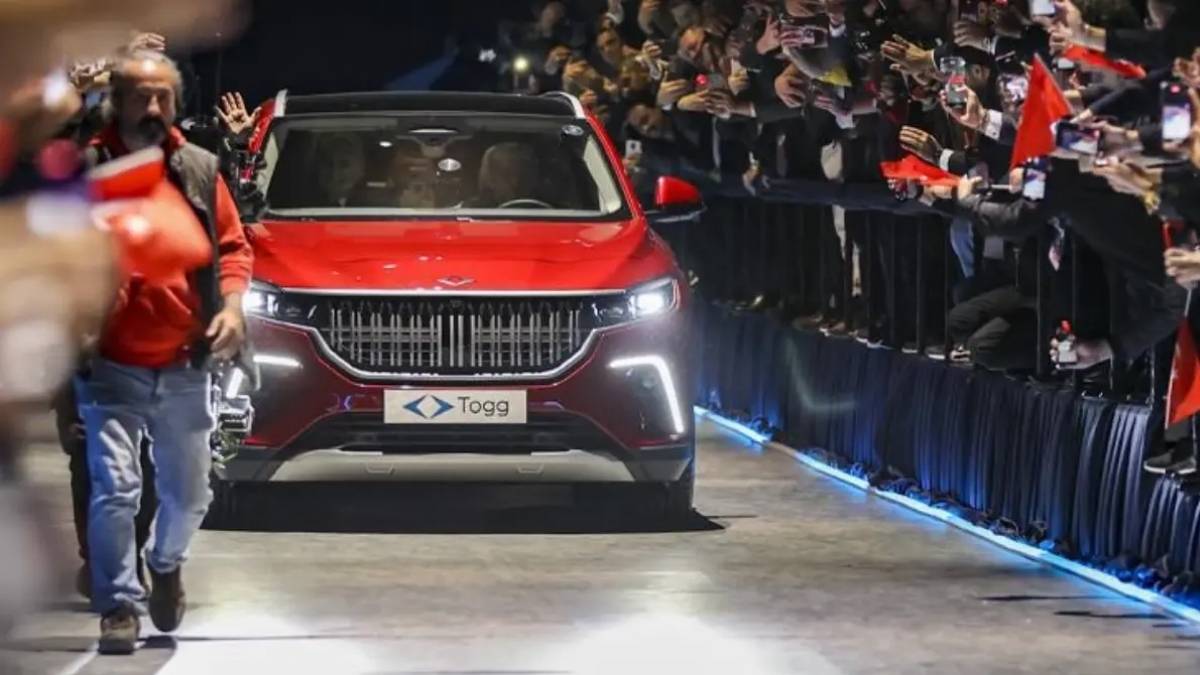 Tarihi gün: Togg resmen Avrupa'da! Ama Almanya fiyatını duyanlar şaştı kaldı: Türkiye'den çok daha ucuz