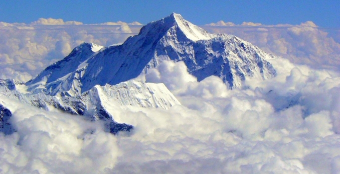 Everest'te tırmanış sezonunda 11 dağcı öldü