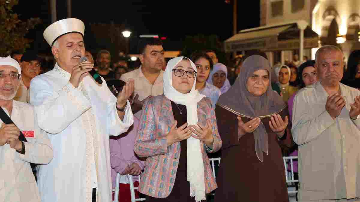 Umre’ye gidecek ilk kafile için uğurlama töreni düzenlendi