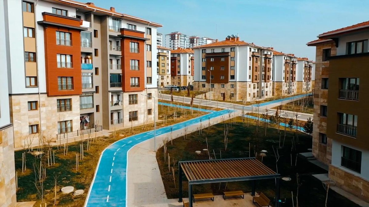 500 bin konut için düğmeye basıldı: Projeye katılım şartları belli oldu