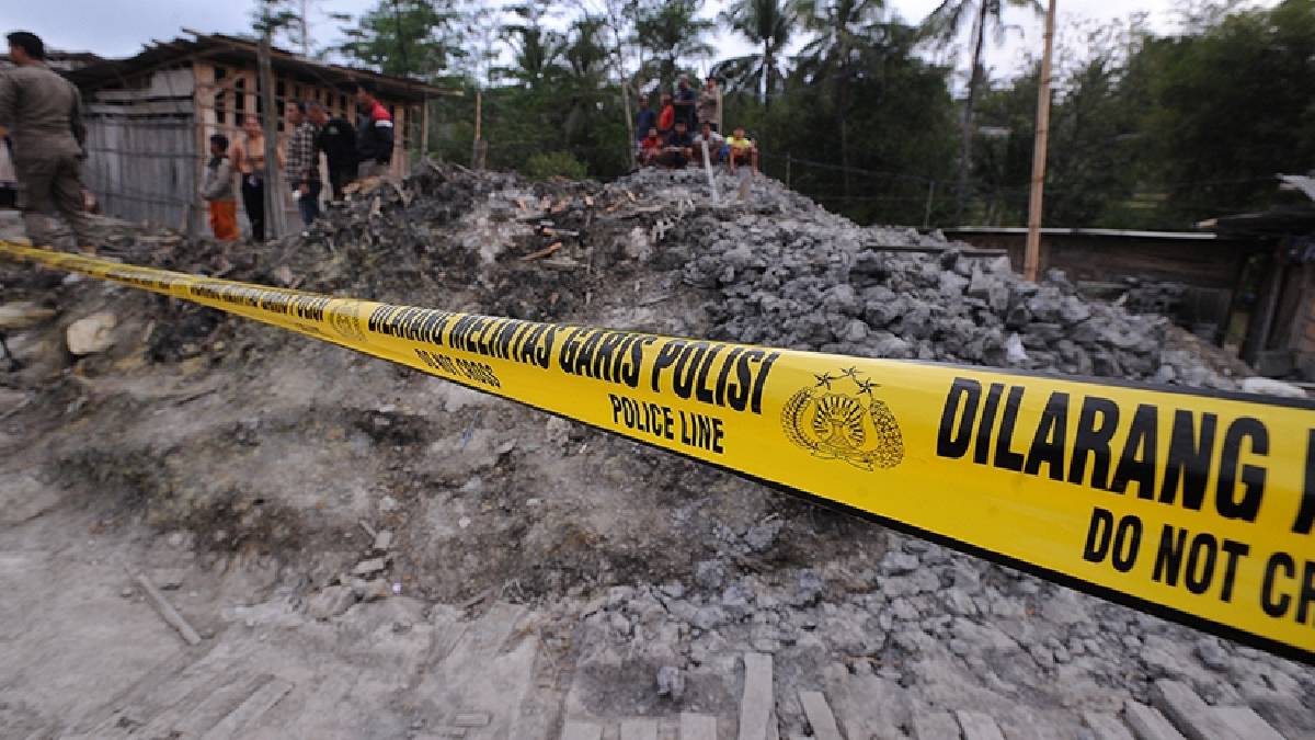 Endonezya'da tadilat yapılan okul çöktü: 1 ölü, 102 yaralı