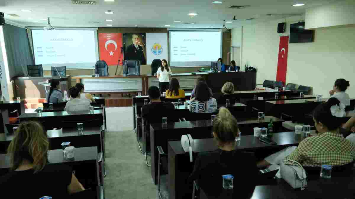 Gündüz Bakımevlerinde kalan çocukların ebeveynlerine önemli konularda eğitim verildi