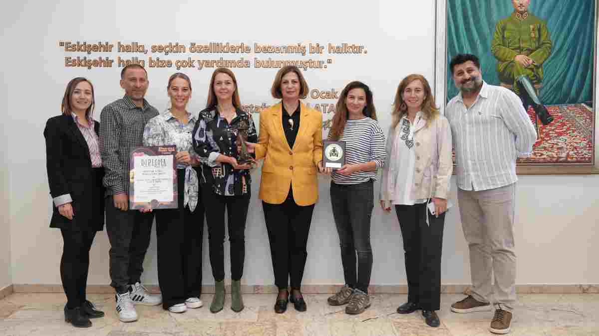 Şehir tiyatroları Avrupa’nın en değerli festivalinden ödülle döndü