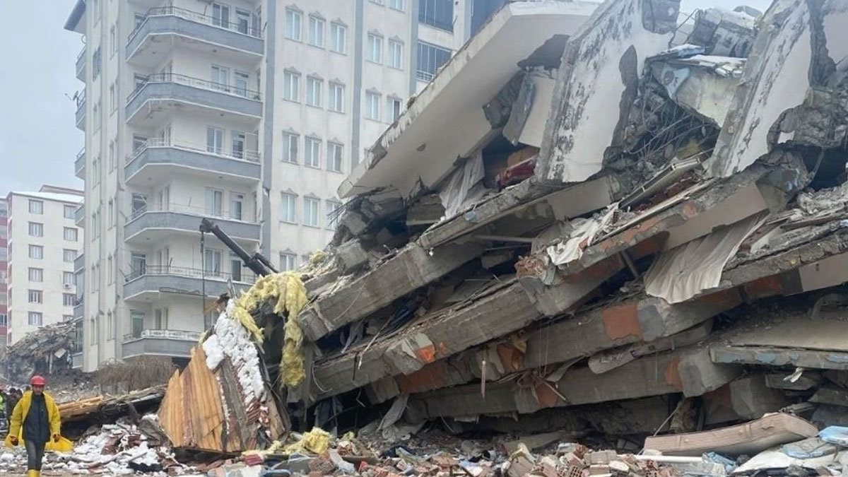 6 Şubat depreminde 35 kişinin hayatını kaybettiği Ezgi Apartmanı davasında tutukluluğa devam kararı