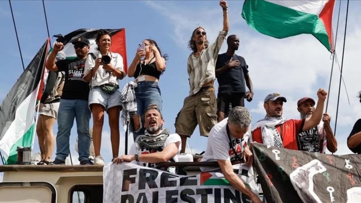 İtalya’da liman işçileri İsrail gemisinin yük boşaltmasını engelledi