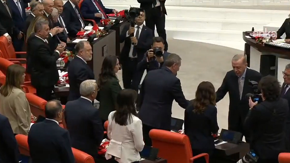 AK Parti'den DEM'e ‘yanlış anlaşılma oldu’ ziyareti: Erdoğan’la Hatimoğulları arasında tokalaşma krizi