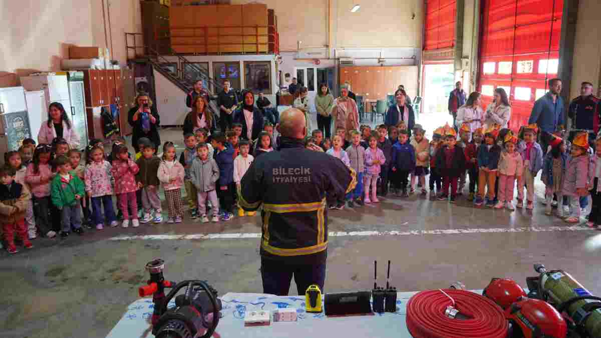 İtfaiye Müdürlüğü12 eğitim kurumundan gelen 600’e yakın öğrenciyi ağırladı