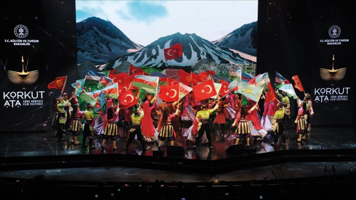 ‘Bir Cumhuriyet Şarkısı’ Kazakistan’da