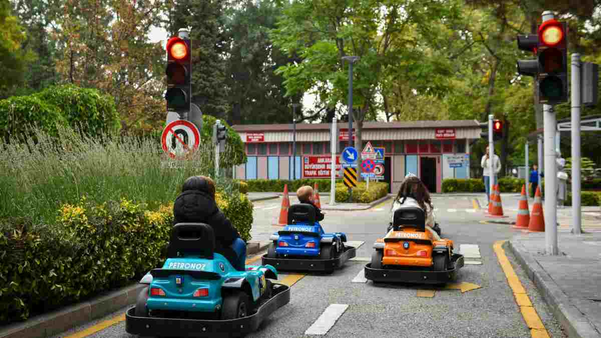 Ankara Büyükşehir Belediyesinden çocuklara trafik eğitimi