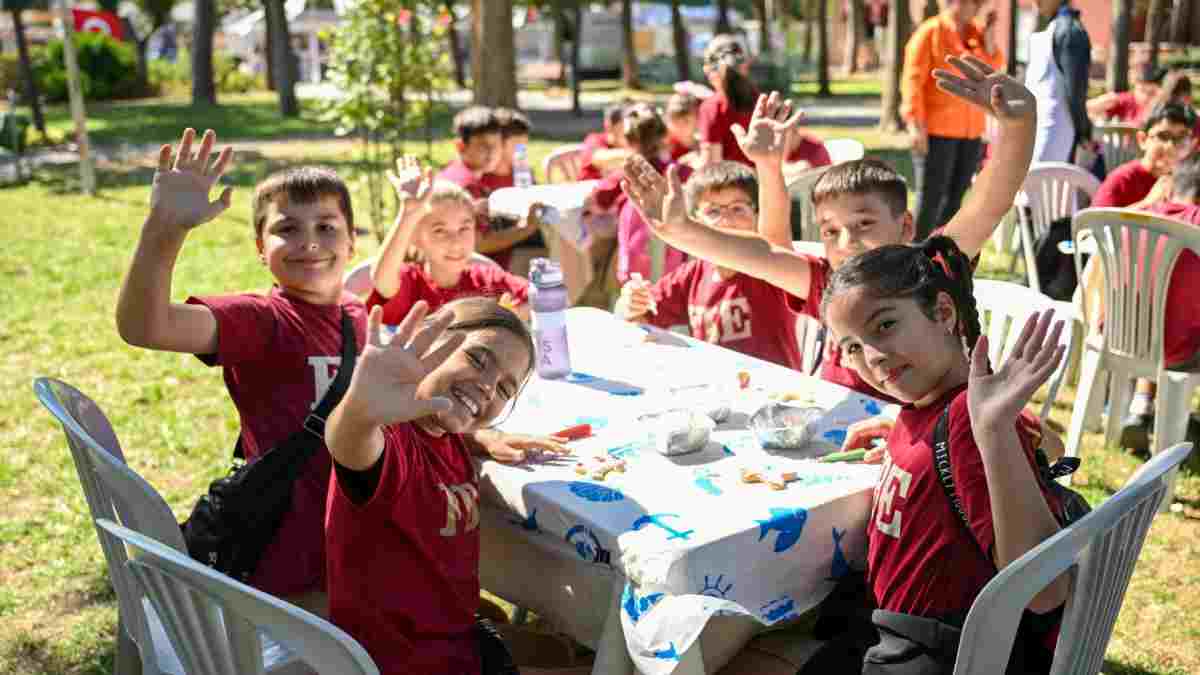 Bornova’da kitapların ışığında kültür şöleni
