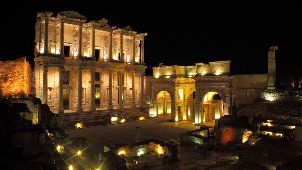 Gece müzeciliği uzatıldı: Efes, Side ve Galata Kulesi 2 Kasım’a kadar açık