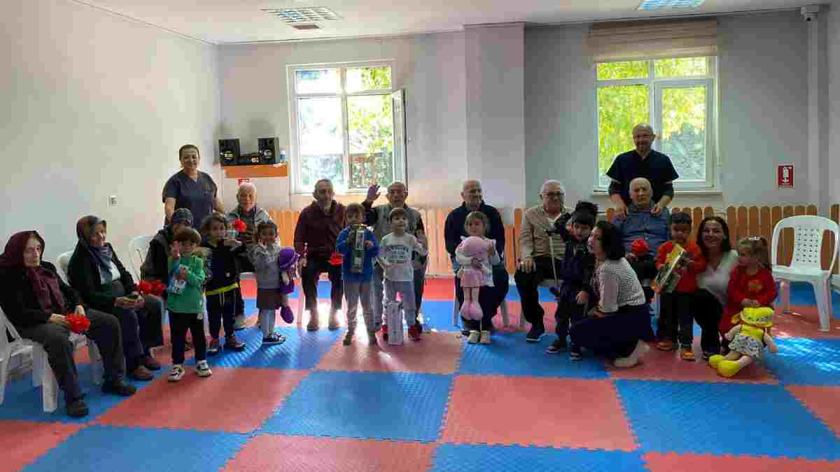 Miniklerden anlamlı jest