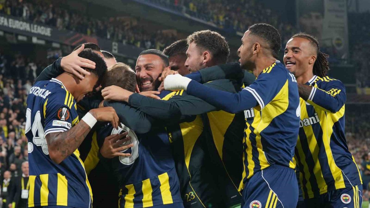 Kadıköy'de zafer gecesi: Fenerbahçe, Nice karşısında 2-1 kazanarak UEFA Avrupa Ligi'ndeki ilk galibiyetini aldı