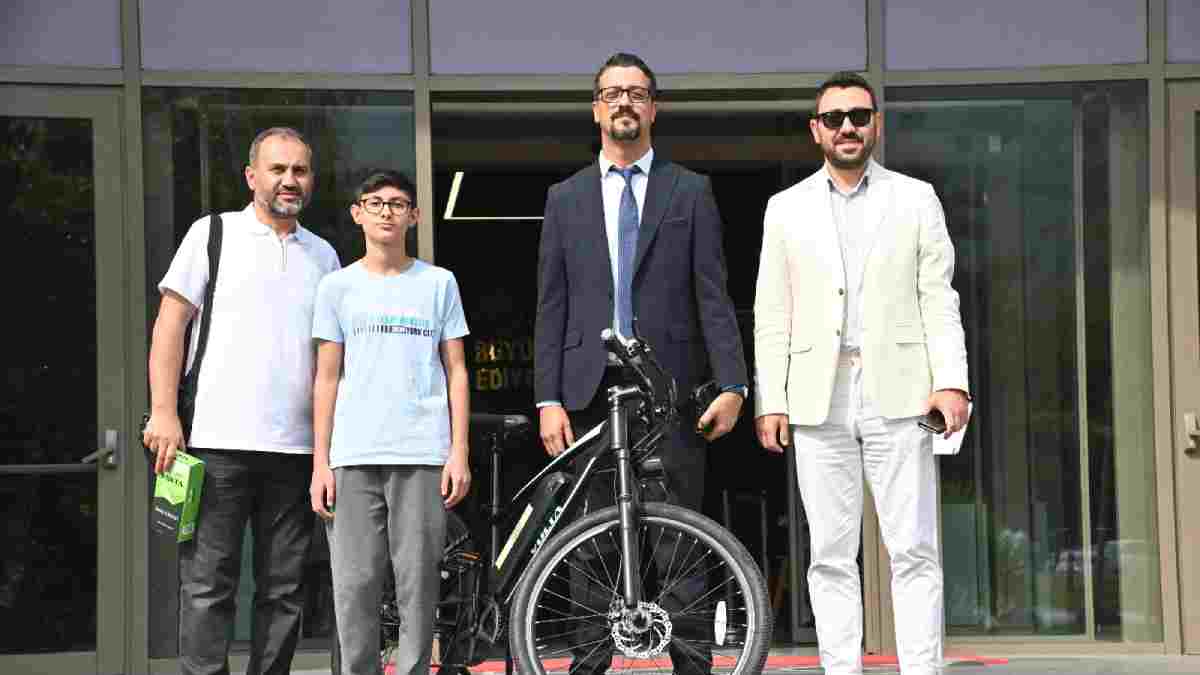 ‘Adımla Manisa’ projesinde elektrikli bisikletler sahiplerini buldu