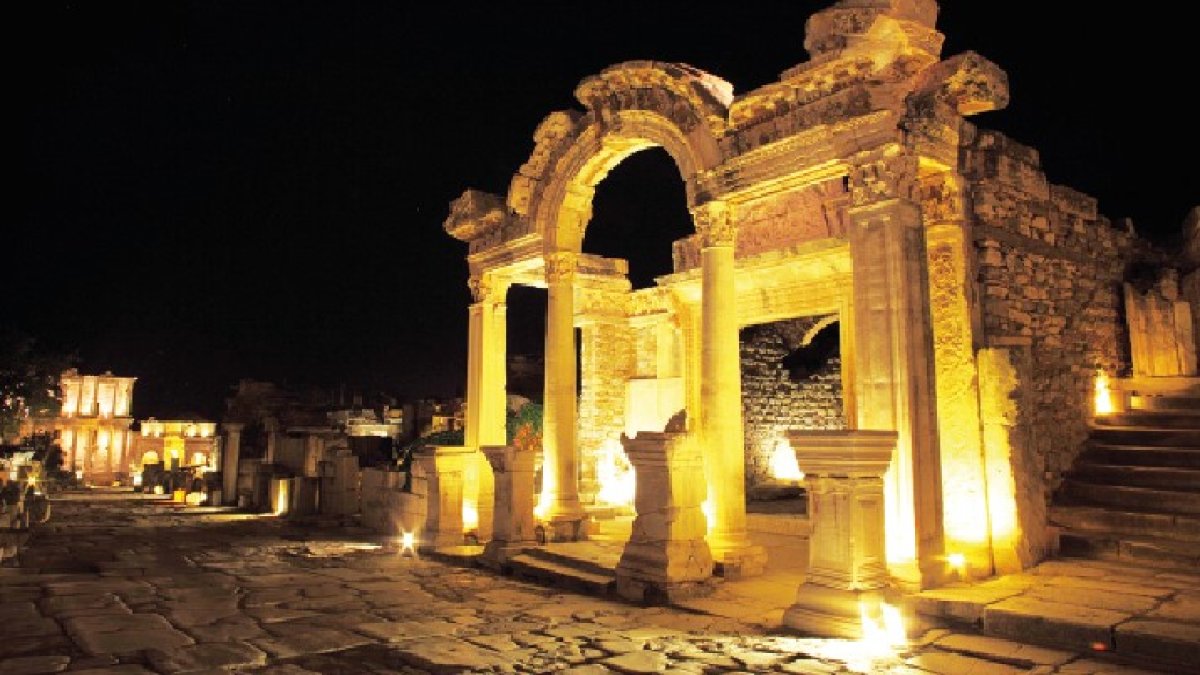 Gece müze ziyareti bir ay daha uzatıldı