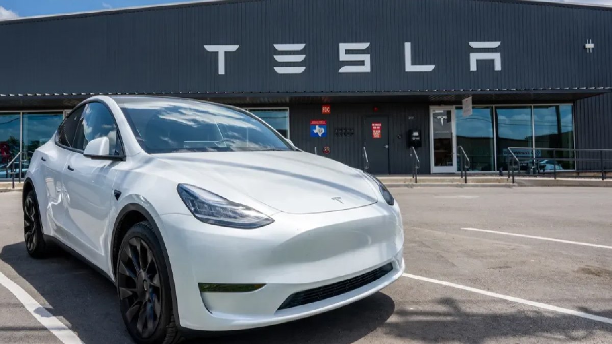 Türkiye'de yok satan Tesla Model Y'nin ucuz versiyonundan ilk fotoğraf geldi! İşte tahmini fiyatı ve özellikleri