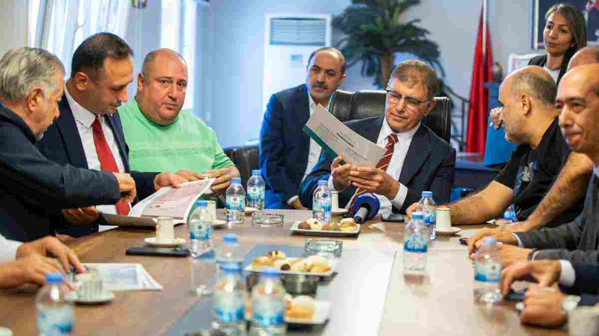 Başkan Tugay Ayakkabıcılar Sitesi esnafını ziyaret etti