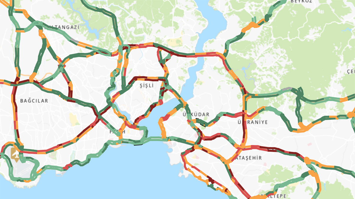 İstanbul’da sağanak yağış trafik yoğunluğunu artırdı