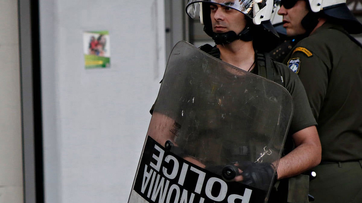 Yunanistan'a kaçak giren 13 Türk vatandaşı gözaltına alındı