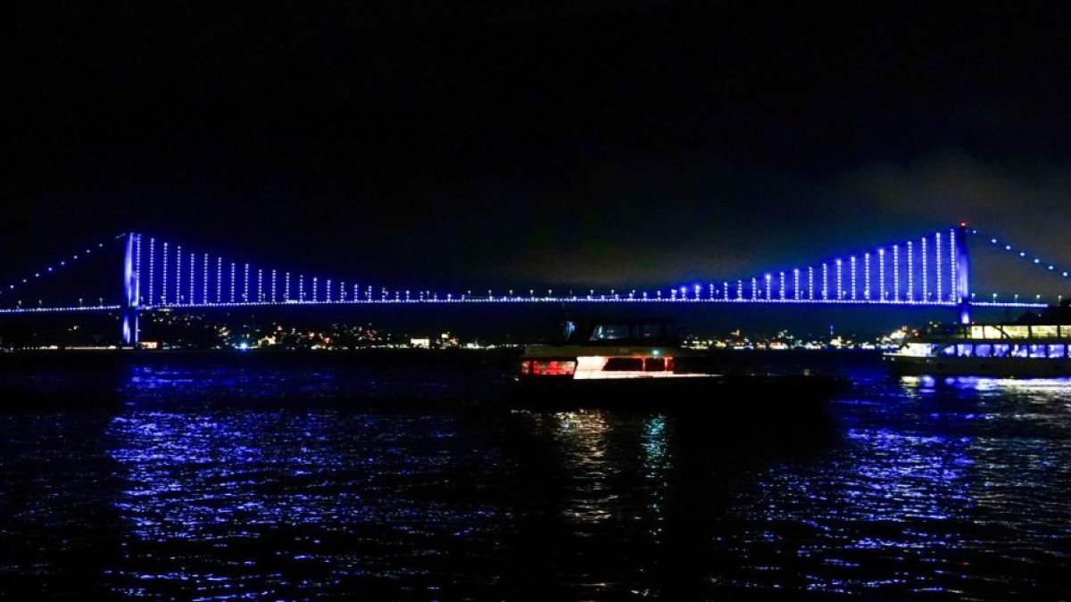 Türk Devletleri İşbirliği günü: İstanbul ve Ankara turkuaz renge büründü