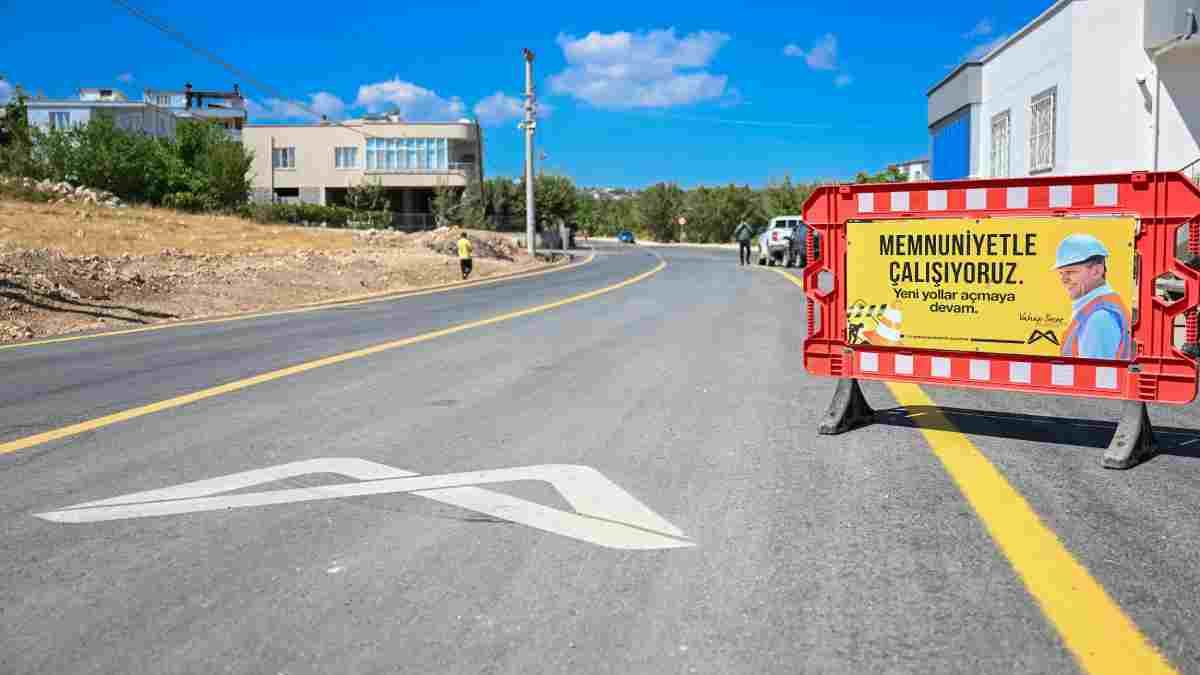 Mersin Büyükşehir Belediyesi Gülnar’da yolları yeniliyor