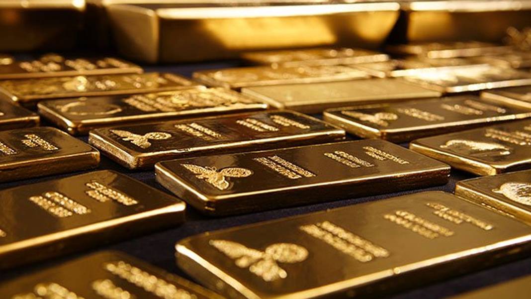 Dokuz ayda üst üste rekor: Ons altın 3 bin 871 doları aştı