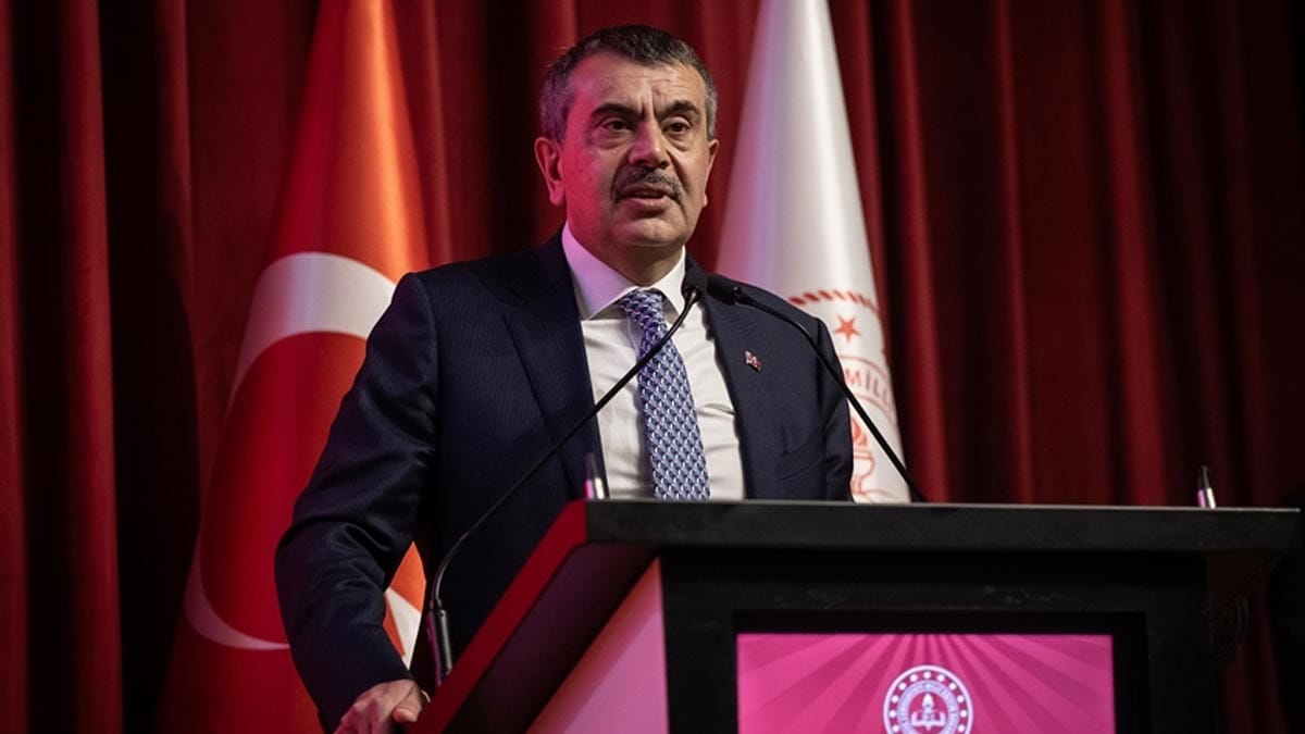 Bakan Tekin'den eğitimde değişiklik açıklaması: 12 yıllık zorunlu eğitim sistemi değişiyor