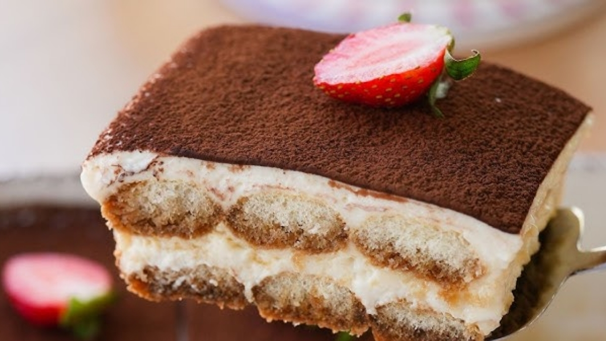 Dışarıda yediklerinizi aratmayacak! Gün sofralarına yenilik getirin: İşte evde tiramisu yapımı