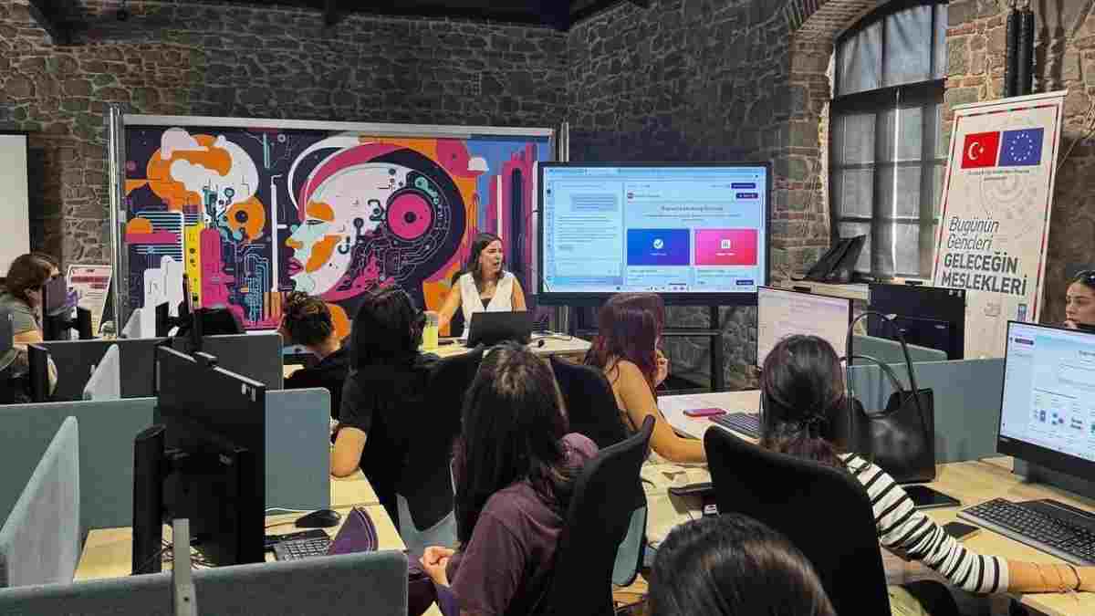 Büyükşehir’den gençlere “Canva” eğitimi