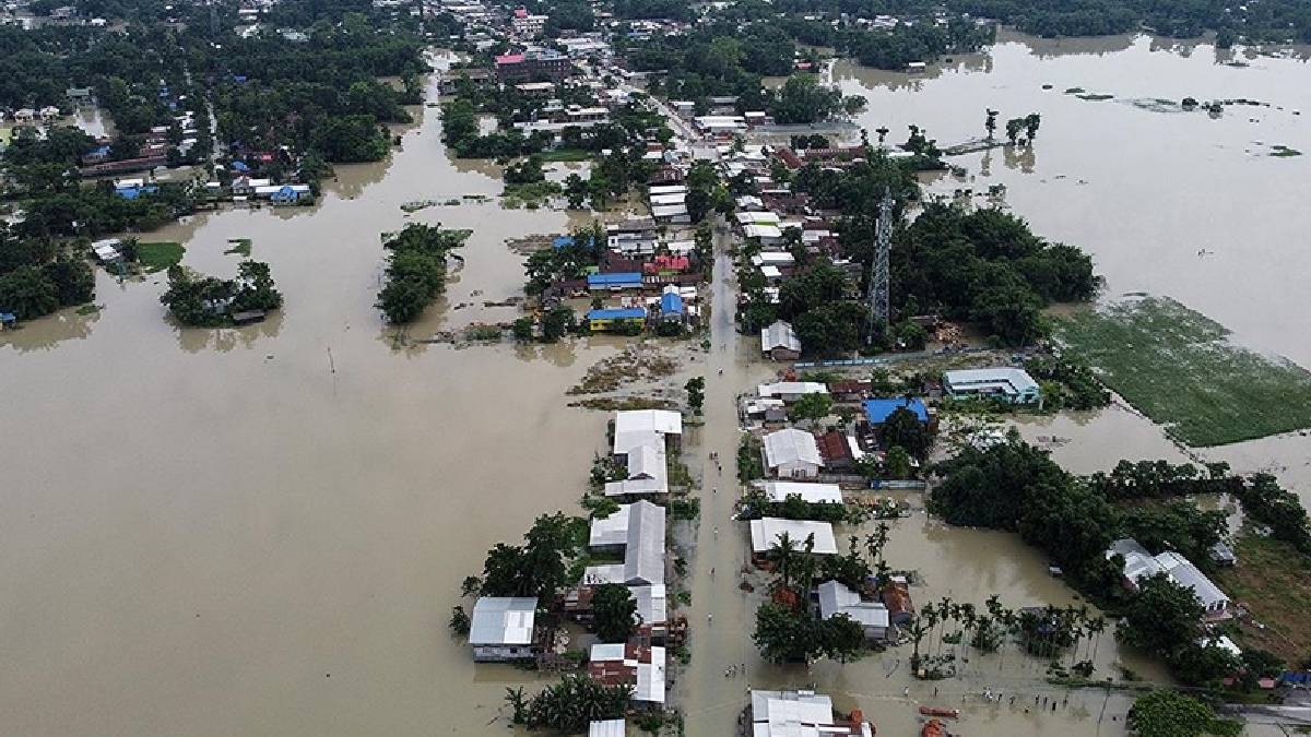 Hindistan’da şiddetli yağış 18 can aldı