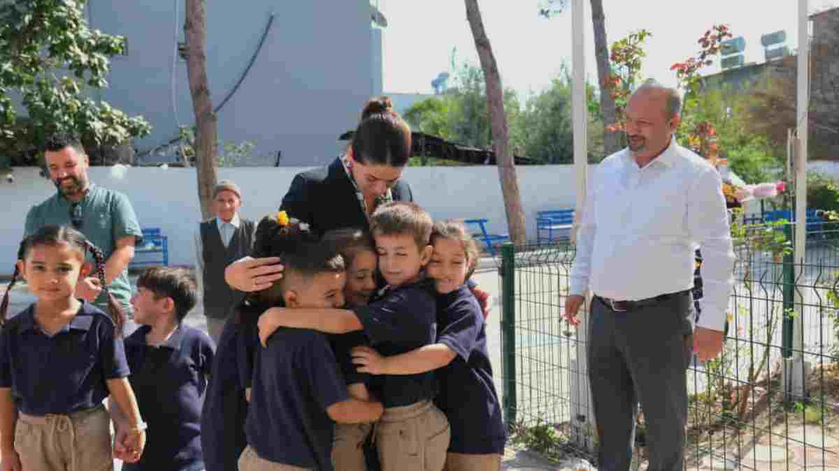 Çocuklardan Sevil Başkana sevgi seli