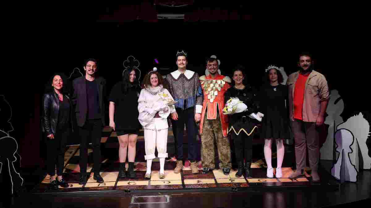 Merkezefendi Kent Tiyatrosu seyircisi ile buluştu