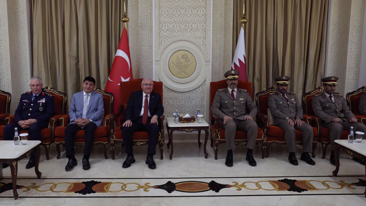 Milli Savunma Bakanı Güler Katar'da