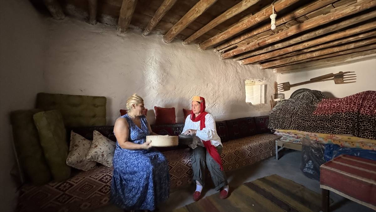 Ailesinden yadigar kerpiç evlere sahip çıktı! Turizme kazandırılsın diye çabalıyor, yurt dışında tanıtıyor!