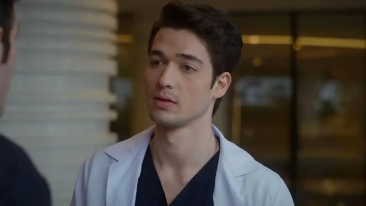 Fatih'ten sonra şimdi de Aziz Uras! Bahar dizisindeki ihanet sonrası kurulan tokatlama sitesi rekor kırıyor!