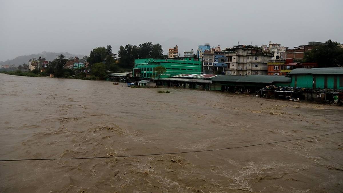 Nepal'deki muson felaketinde bilanço artıyor