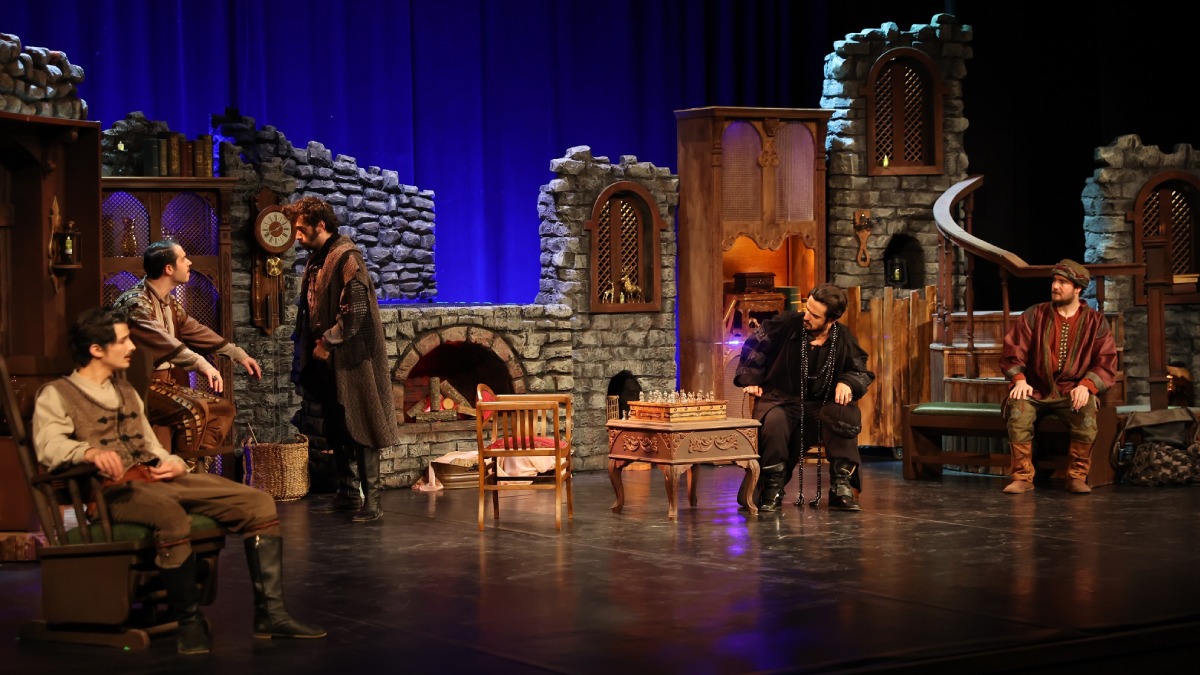 Büyükşehir Şehir Tiyatrosu’ndan unutulmaz prömiyer: Gazale – Uzun Gece Gaziantep’te sahnelendi