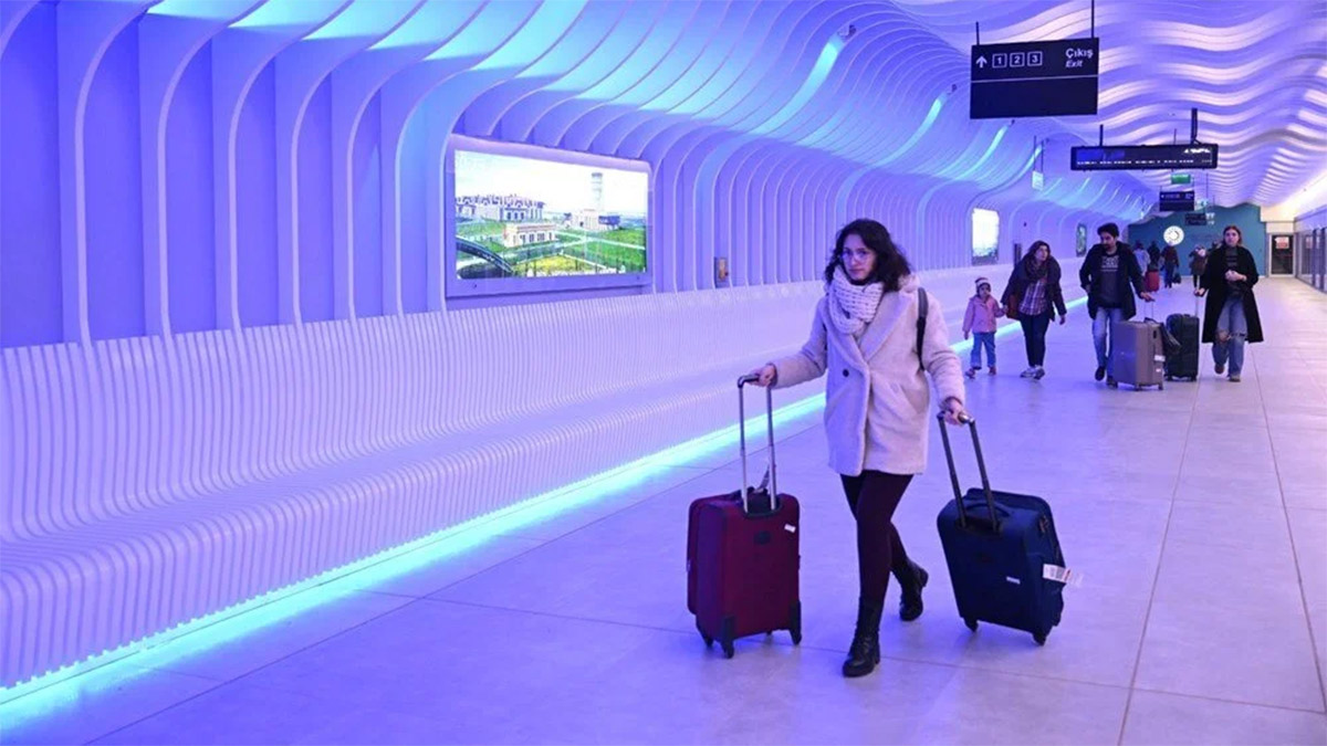 Metro İstanbul'dan vatandaşlara duyuru: Fazla ve ağır valizle yolculuk yasaklandı