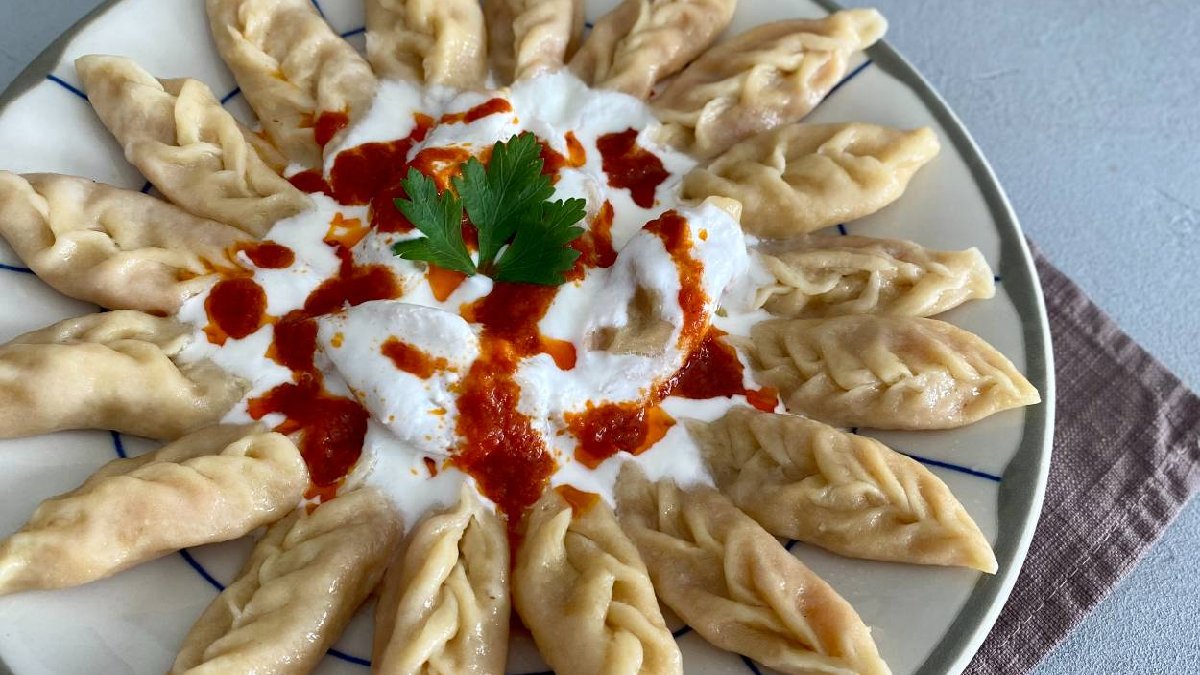 Kıyma yok diye mantı yapmaktan vazgeçmeyin! Kayseri mantısına rakip: Sosuyla efsane oluyor