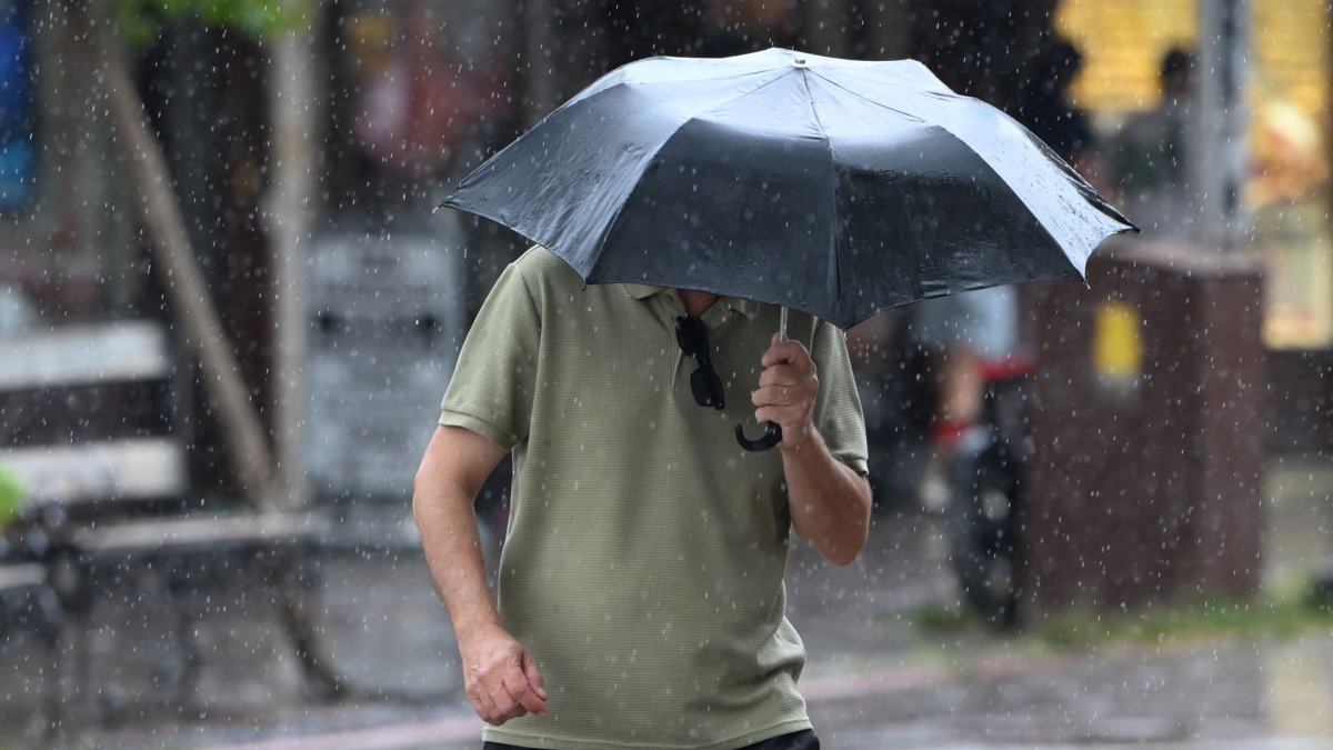 Meteoroloji'den 35 il için sarı kod alarmı: Fırtına ve sağanak geliyor
