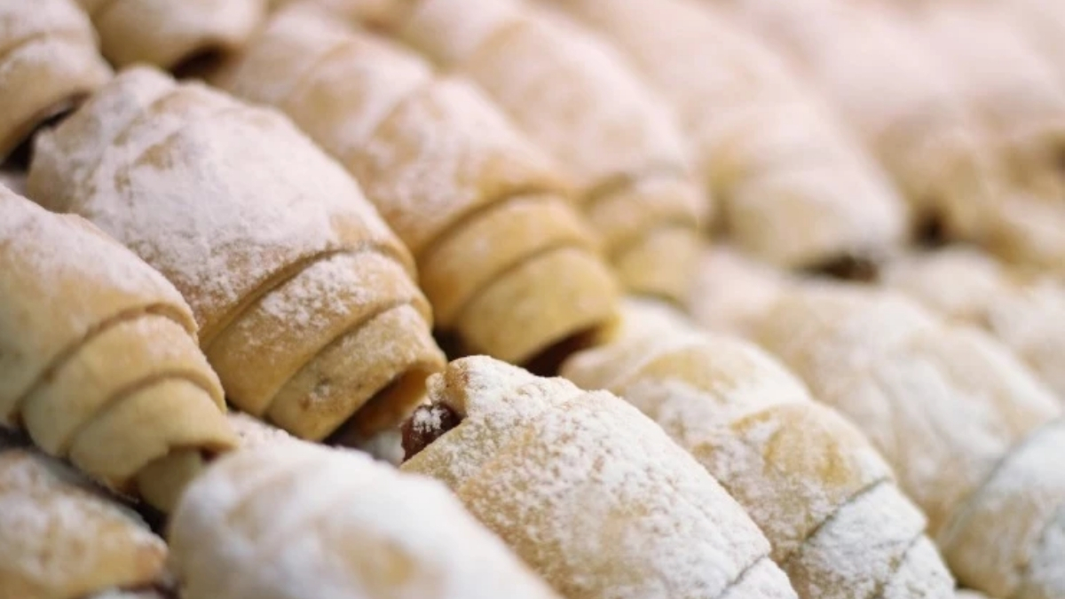 Bu tarif fırınları aratmaz! Evde kıyır kıyır ağızda dağılan elmalı kurabiyenin tüm sırları