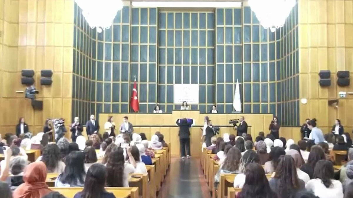 TBMM'de 'Öcalan' sloganına suç duyurusu