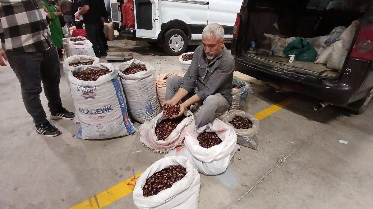 Tescilli lezzet pazara düştü! Kış sobalarının ayrılmaz parçası, Kilosu 400 TL’ye kadar çıkıyor