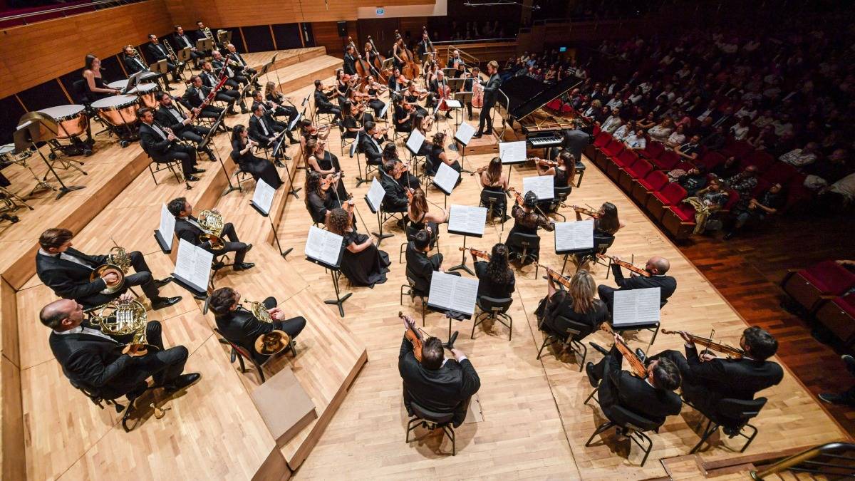İzmir Oda Orkestrası yeni sezona kapalı gişe başladı