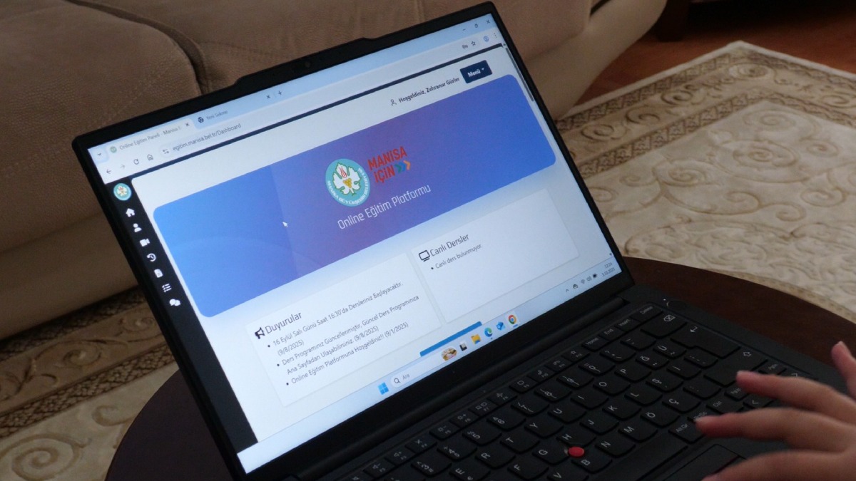 Manisa Büyükşehir’den öğrencilere ücretsiz online eğitim desteği