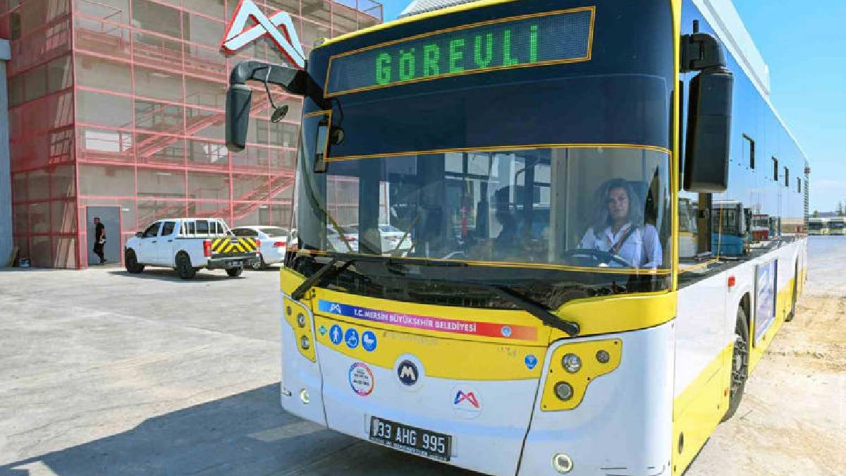 Hayaldi gerçek oldu! 2 çocuk annesi eğitimini aldı, direksiyon başına geçti: Şimdi otobüs şoförü…