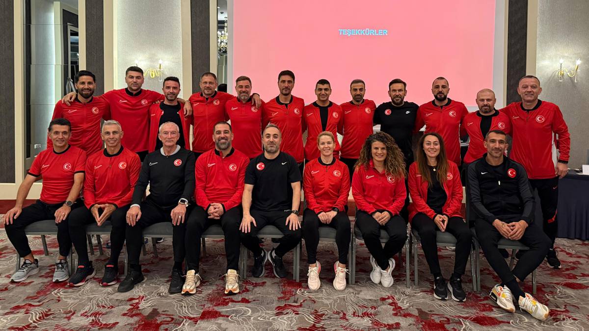 Gökdeniz Karadeniz ve Eyüp Saka Pro Lisans Kursu'na katıldı