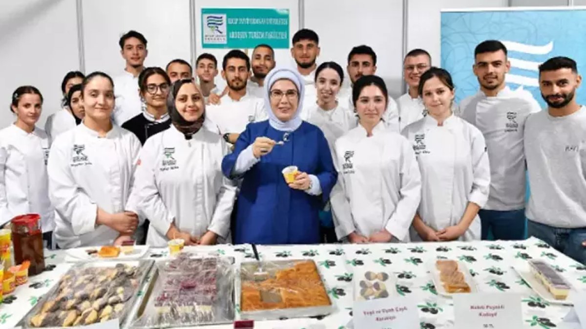 Erdoğan'ın eşi Emine Erdoğan, 5. Rize Gastronomi Günleri'ne katıldı