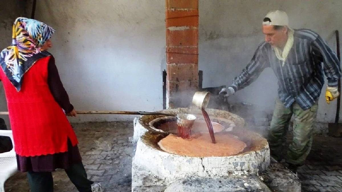 Kaynat, dinlendir, lezzetiyle meydan oku! Geleneksel usul sürüyor: 4 saat kaynatılıyor, 24 saat dinlendiriliyor