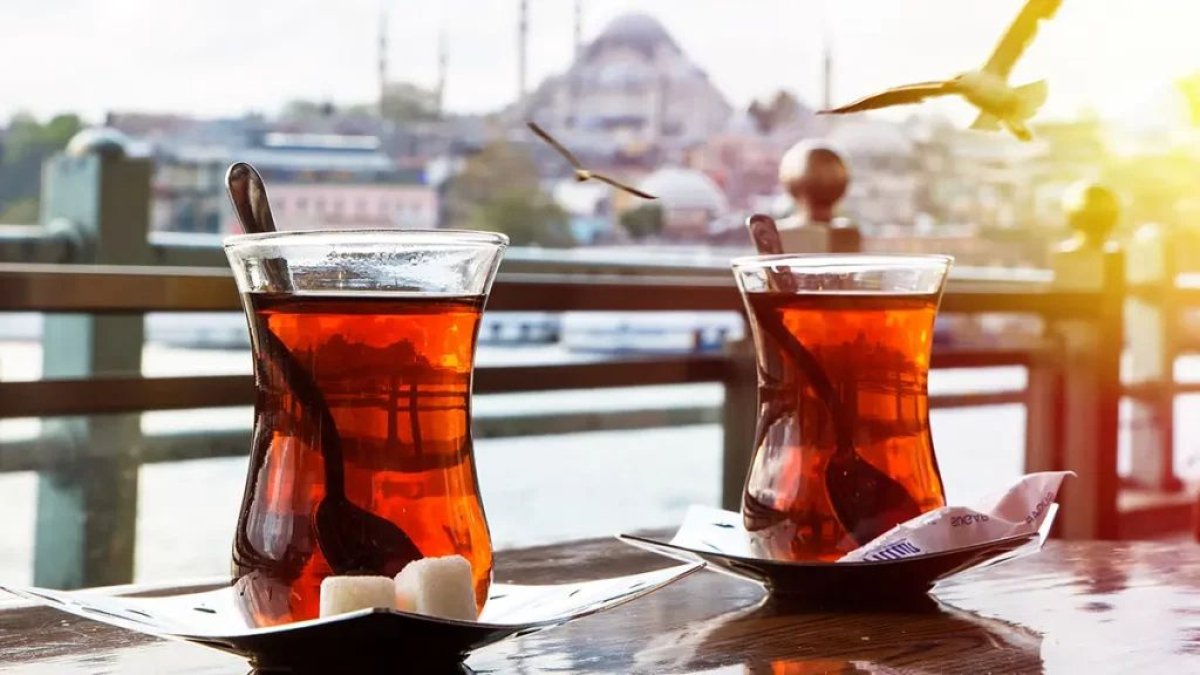 Çayı yıkayarak demlemeyi deneyin! Acı olmayan, berrak ve tavşan kanı çayın sırrı